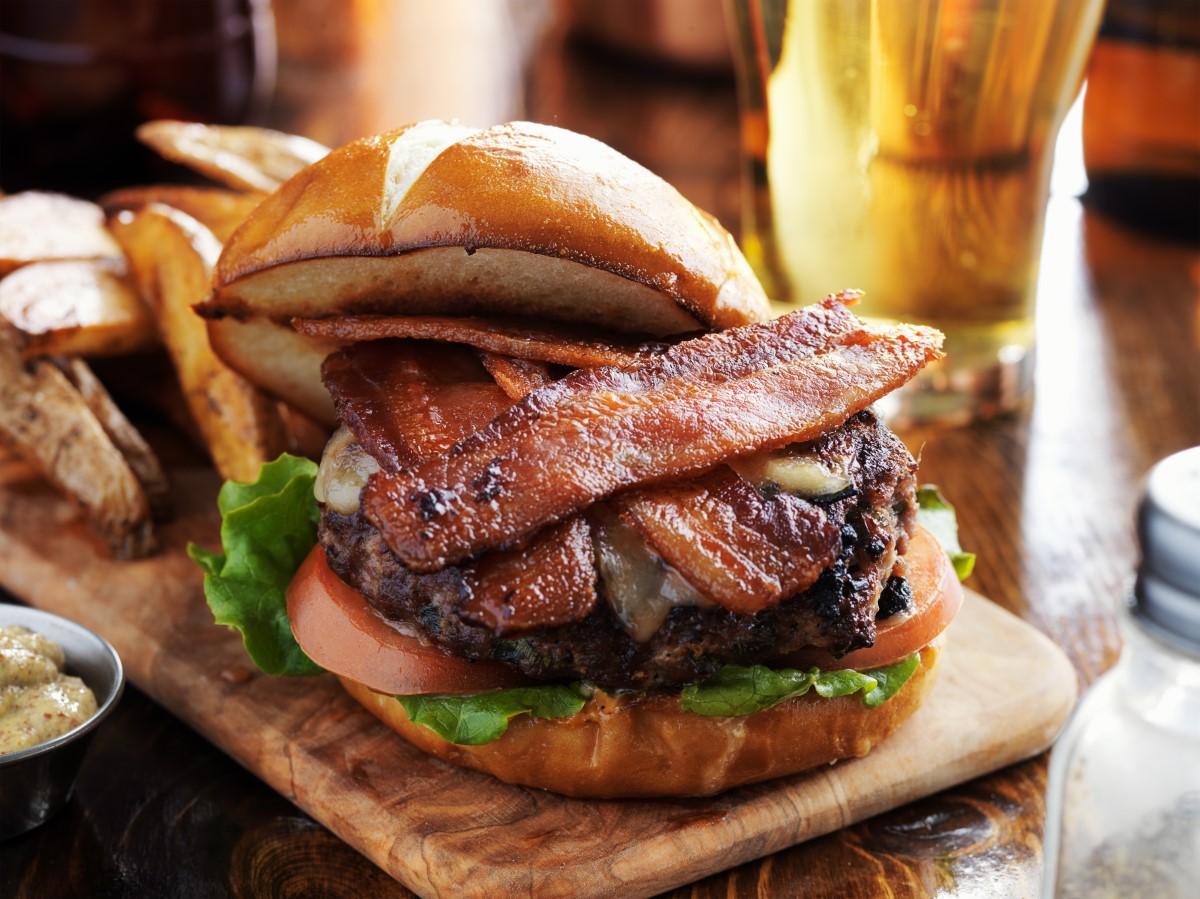 Recette rapide : burger au chèvre et au miel pour un déjeuner sur le pouce