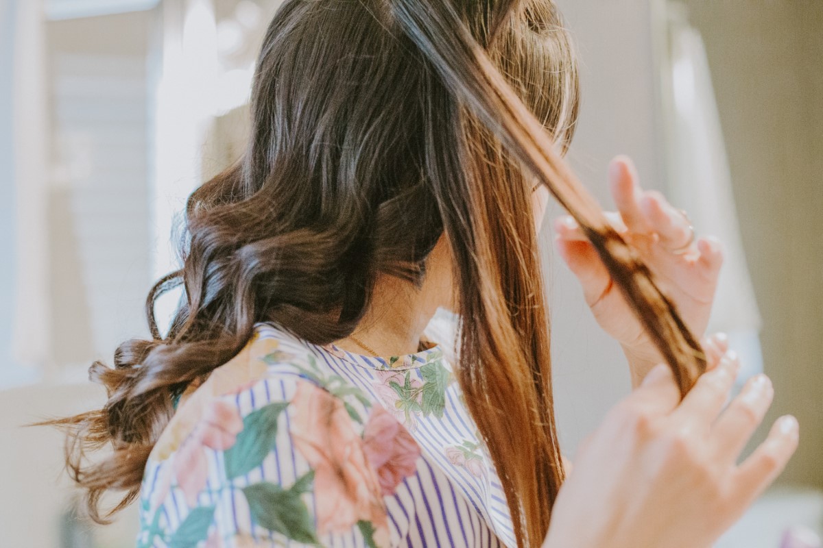 Obtenir des boucles naturelles sans utiliser de fer à friser