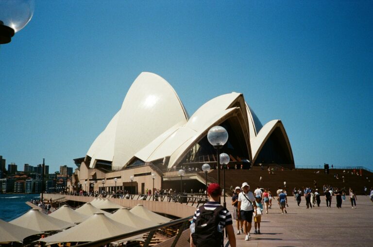 Vieillir en Australie : des seniors plus sportifs et solaires que jamais